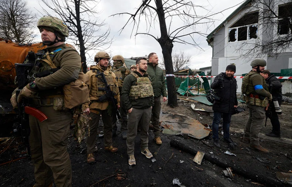 Volodymyr Zelenskyy visited Bucha, where he talked to local residents and journalists. Image: Rawpixel